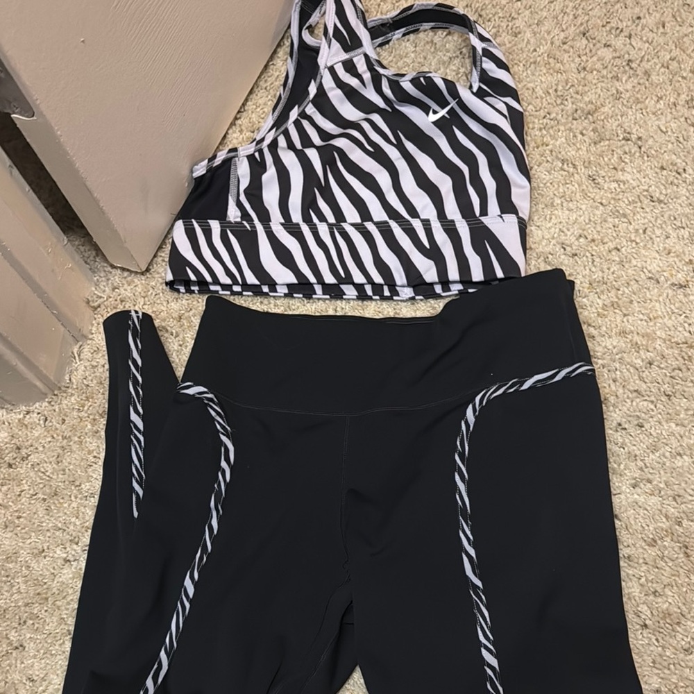 Matching Nike workout set size m